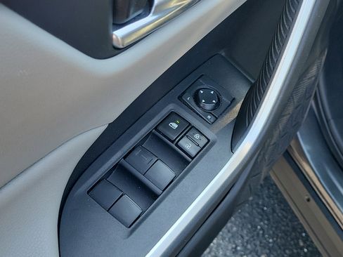 Certified 2021 Toyota RAV4 XLE FWD image 21