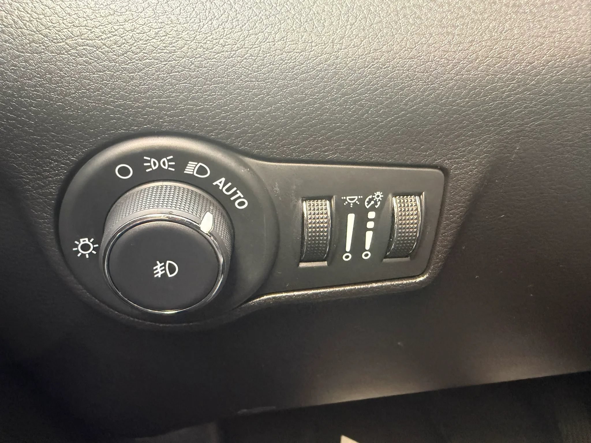 Used 2024 Jeep Compass Trailhawk AWD/4WD image 15