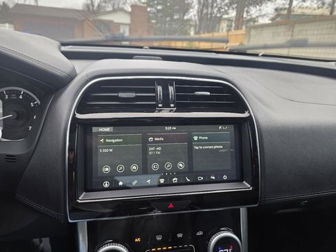 Used 2020 Jaguar XE S image 20