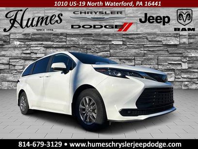 Used 2025 Toyota Sienna LE w/ LE Plus Package