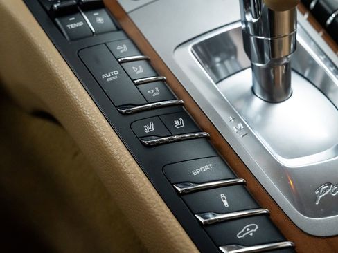 Used 2014 Porsche Panamera S image 14