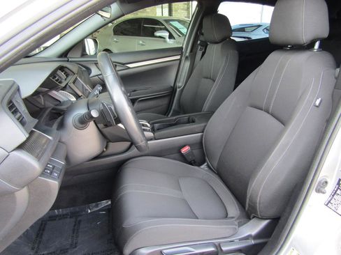 Used 2019 Honda Civic Sport image 8