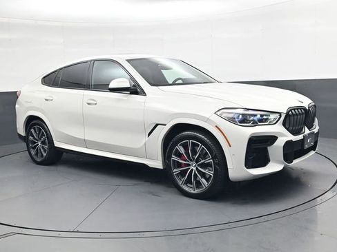 Used 2022 BMW X6 xDrive40i w/ Executive Package image 2