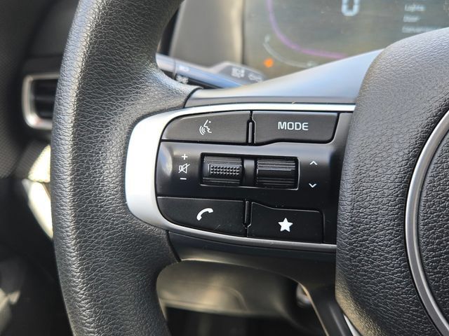 Certified 2025 Kia Sportage LX AWD/4WD image 22