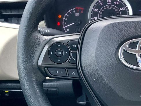 Used 2022 Toyota Corolla LE FWD image 23