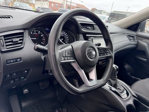 Used 2020 Nissan Rogue SV image 20