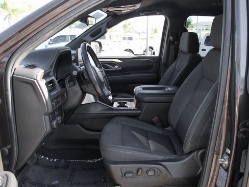 Used 2021 Chevrolet Suburban LS w/ Driver Alert Package image 17