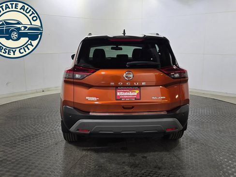 Used 2021 Nissan Rogue SL w/ Premium Package AWD/4WD image 6