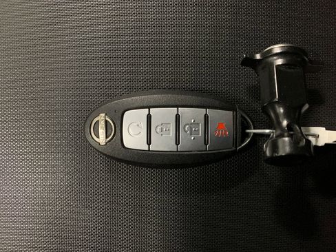 Used 2023 Nissan Frontier PRO-4X w/ Pro Convenience Package image 17