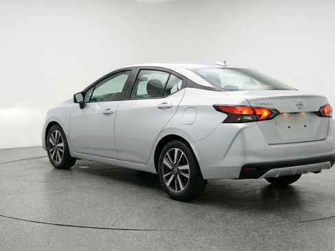 Used 2025 Nissan Versa SV image 6