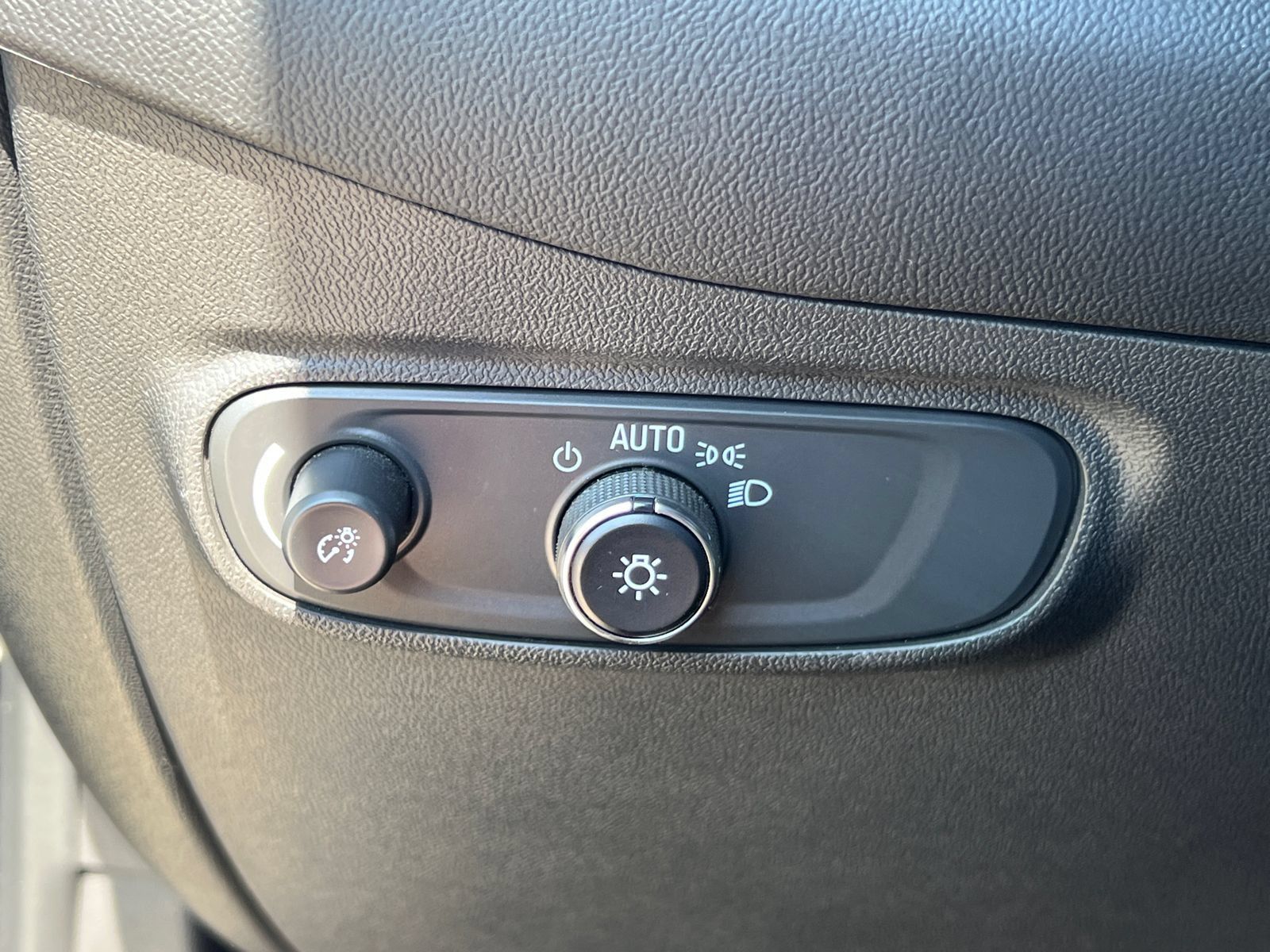 Used 2023 Chevrolet Equinox LT FWD image 30