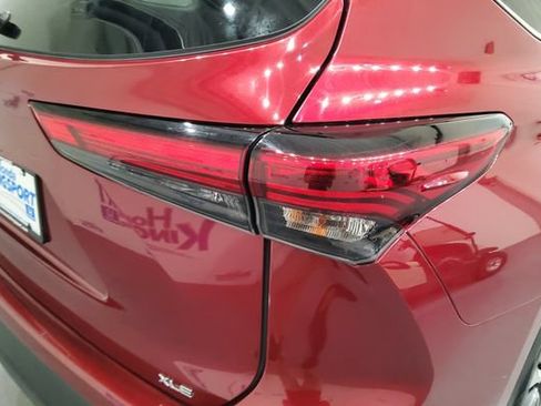 Used 2023 Toyota Highlander XLE FWD image 13