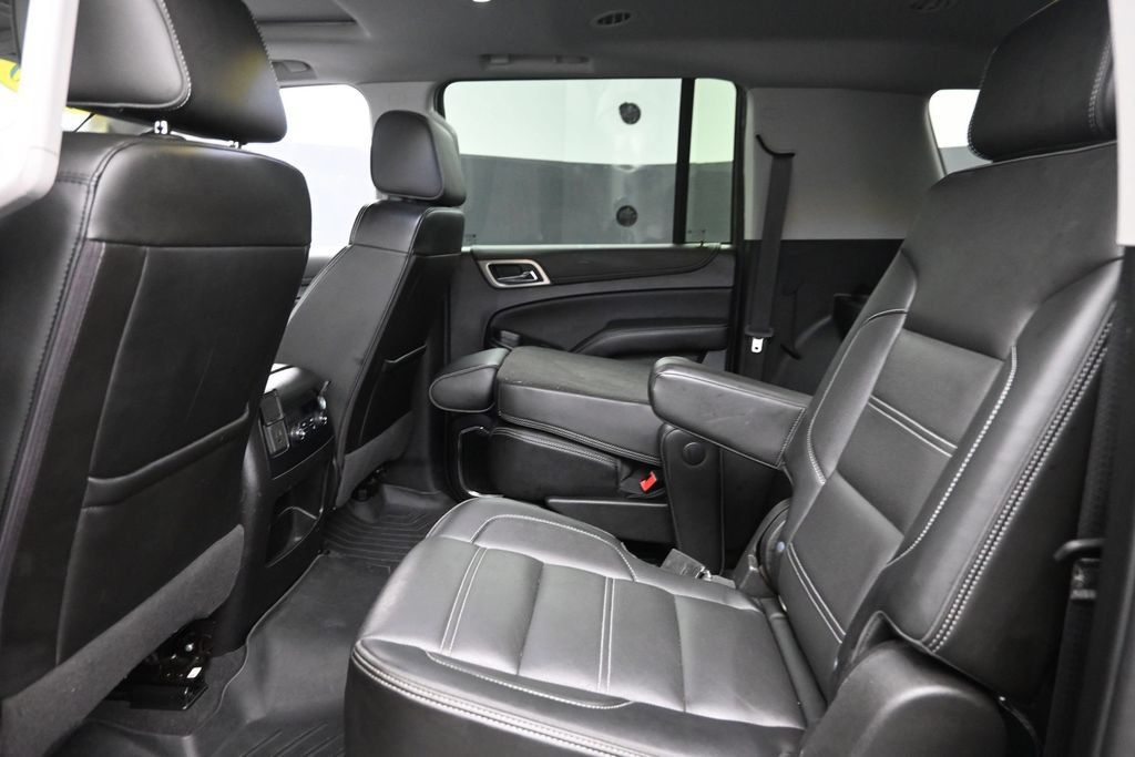 Used 2020 GMC Yukon XL Denali w/ Denali Premium Package AWD/4WD image 14