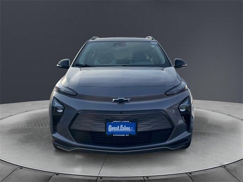 Used 2023 Chevrolet Bolt EUV Premier w/ Sun & Sound Package image 8