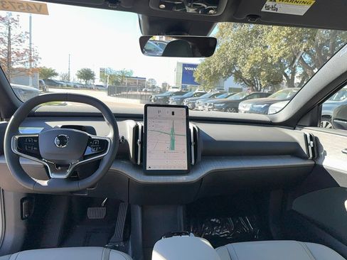 New 2026 Volvo EX30 Cross Country Ultra image 16