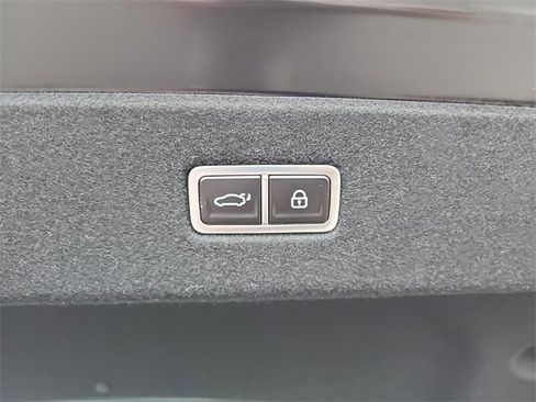 New 2025 Hyundai Ioniq 6 Limited image 9