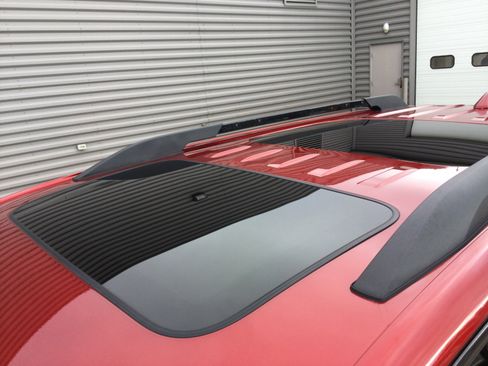 Used 2021 GMC Acadia AT4 w/ Technology Package image 5