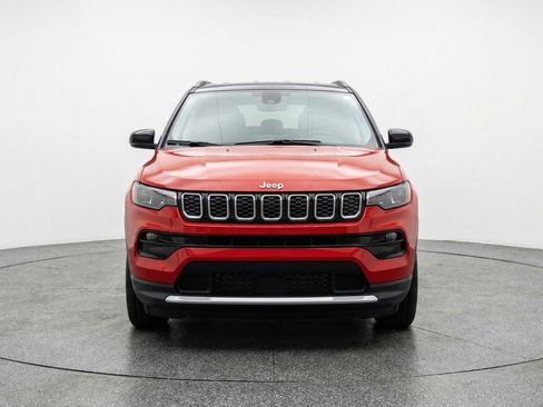 Used 2025 Jeep Compass Limited image 2