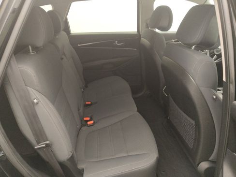 Used 2016 Kia Sorento L FWD image 19