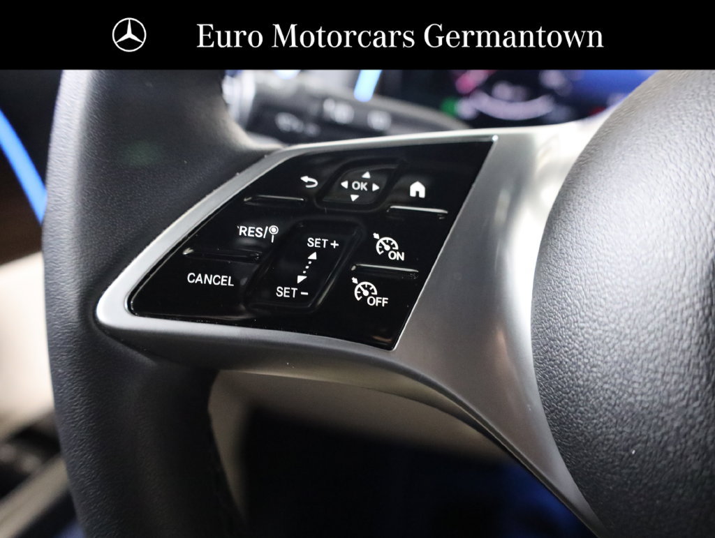 Used 2026 Mercedes-Benz GLB 250 4MATIC image 13