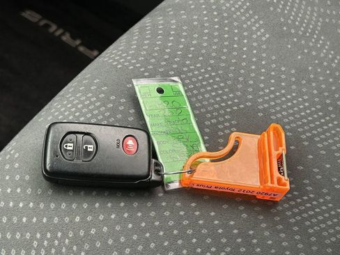 Used 2012 Toyota Prius V Three image 31