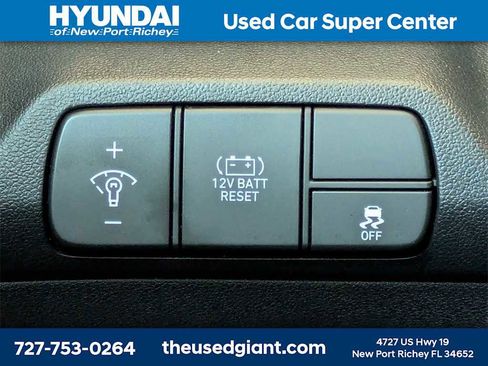 Certified 2024 Hyundai Elantra Blue image 26