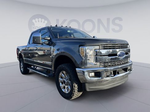 Used 2019 Ford F250 Lariat w/ Chrome Package image 10