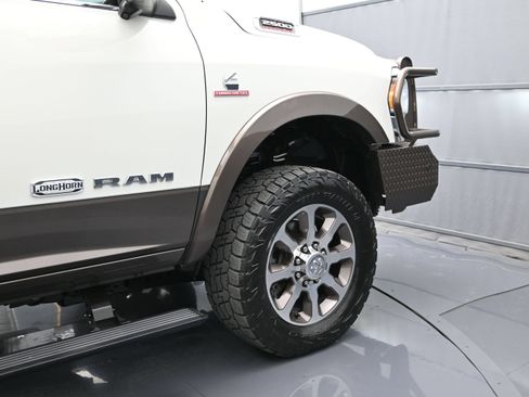 Used 2022 RAM 2500 Limited AWD/4WD image 46