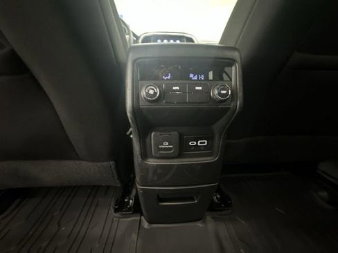 Certified 2023 GMC Acadia SLE w/ Driver Convenience Package image 22