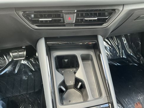 New 2026 Volkswagen Tiguan SEL R-Line image 21