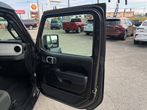 Used 2024 Jeep Wrangler Sport S image 14