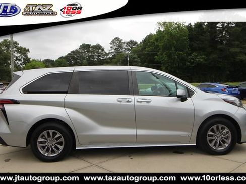 Used 2021 Toyota Sienna LE FWD image 8