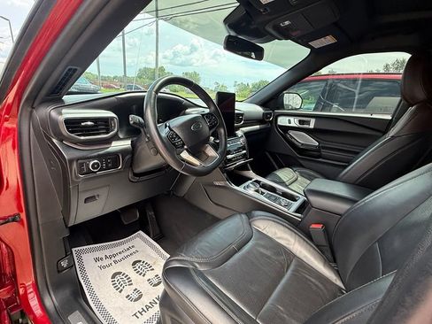 Certified 2023 Ford Explorer Platinum w/ Technology Package AWD/4WD image 19