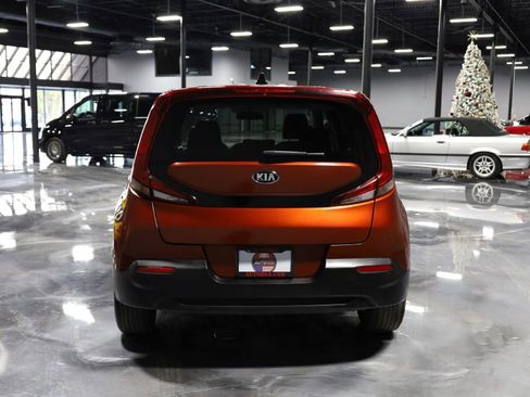 Used 2021 Kia Soul LX FWD image 6