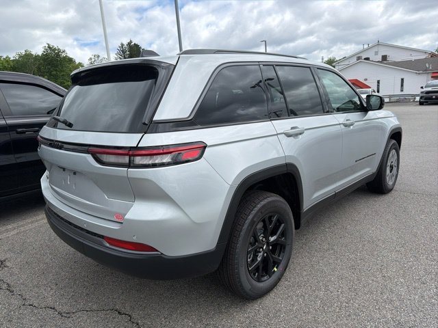 New 2026 Jeep Grand Cherokee Altitude AWD/4WD image 3