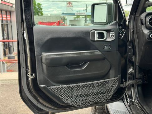 Used 2018 Jeep Wrangler Unlimited Sahara AWD/4WD image 20