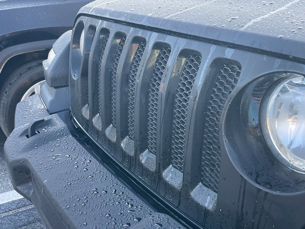 Used 2019 Jeep Wrangler Sport AWD/4WD image 3