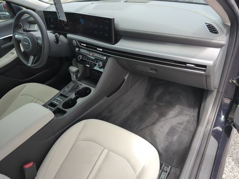 Used 2025 Hyundai Sonata SE FWD image 21