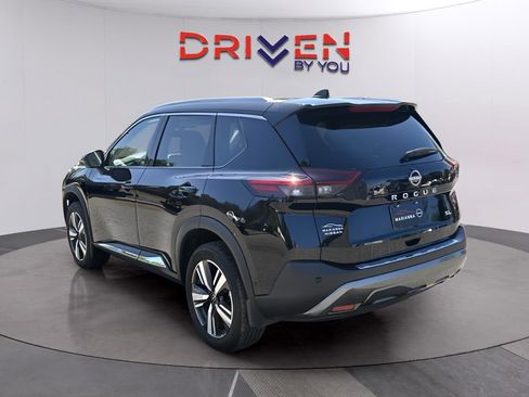 Used 2023 Nissan Rogue SL w/ SL Premium Package FWD image 3