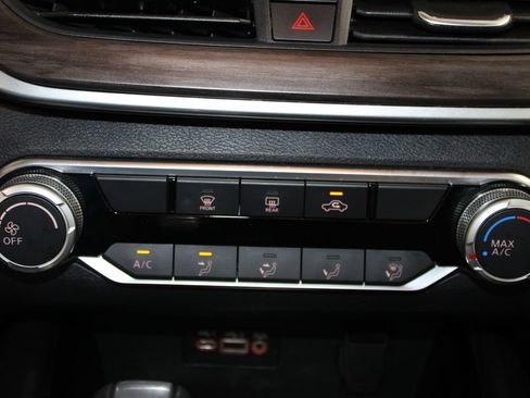 Used 2024 Nissan Altima 2.5 SV FWD image 49