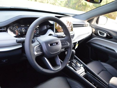 New 2026 Jeep Compass Limited image 12