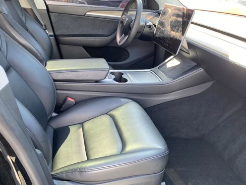 Used 2024 Tesla Model Y Long Range AWD/4WD image 6