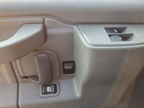 Used 2019 Chevrolet Express 2500 w/ Driver Convenience Package image 14