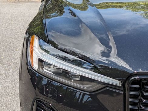 New 2025 Volvo XC60 B5 Ultra w/ Climate Package image 10