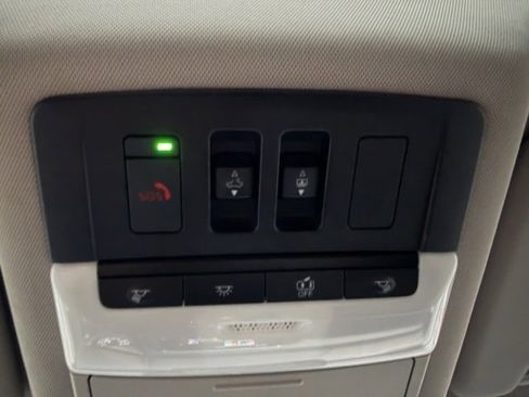 Used 2021 Nissan Rogue SV w/ Premium Package image 26