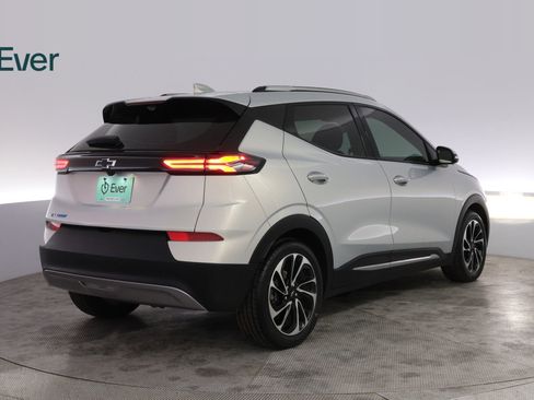 Used 2023 Chevrolet Bolt EUV Premier FWD image 3
