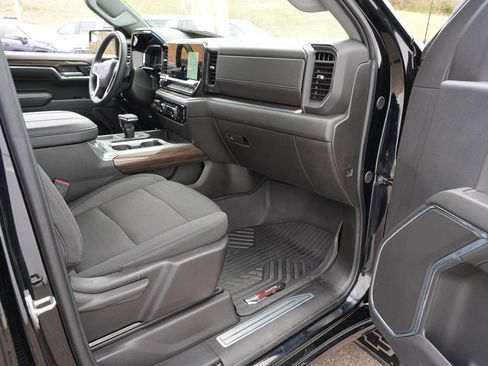 Used 2024 Chevrolet Silverado 1500 RST AWD/4WD image 30