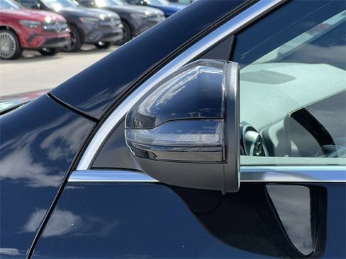 Used 2025 Mercedes-Benz GLA 250 4MATIC image 37