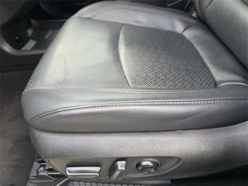 Certified 2025 Toyota Sienna Platinum image 19