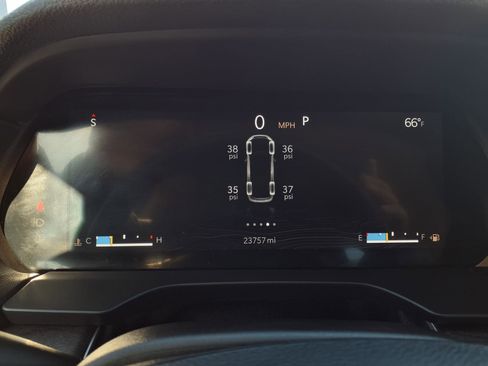 Used 2022 Jeep Grand Cherokee Limited image 15